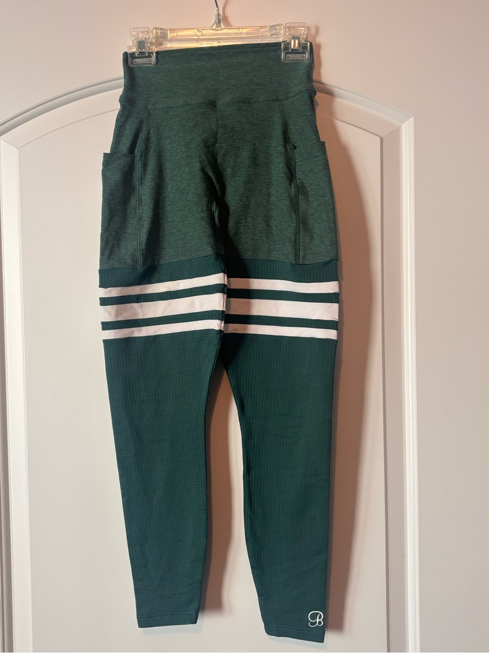 Bombshell Sportswear Sock Legging in green Size S.